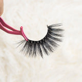 LD (5D-09) Mink Eyelashes held in pink applicator