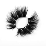 5D mink eyelashes with a voluminous, dramatic curve for enhanced eye appearance.