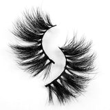 5D mink eyelashes with dramatic volume and curl.